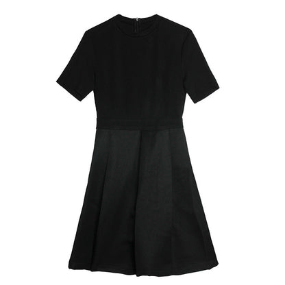 Robe Noire Légère & Élégante