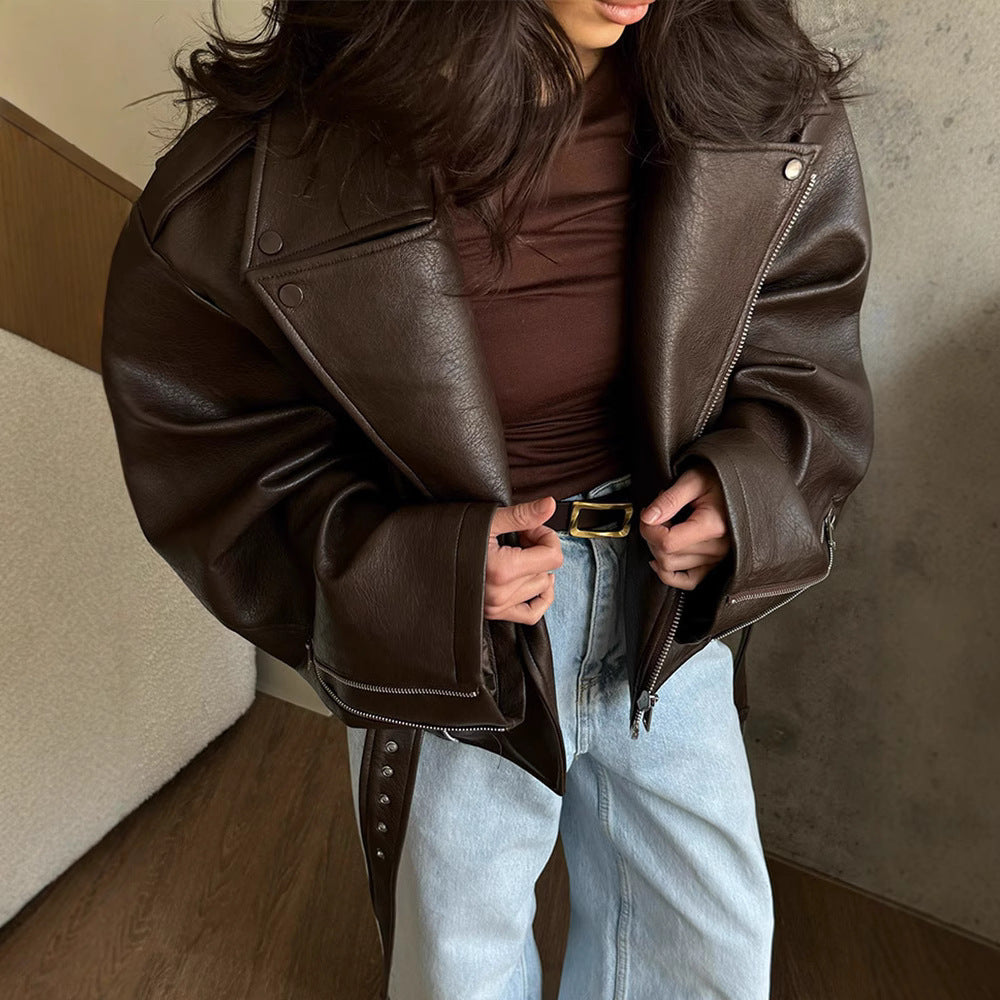 Manteau en cuir court à lacets pour femme élégante