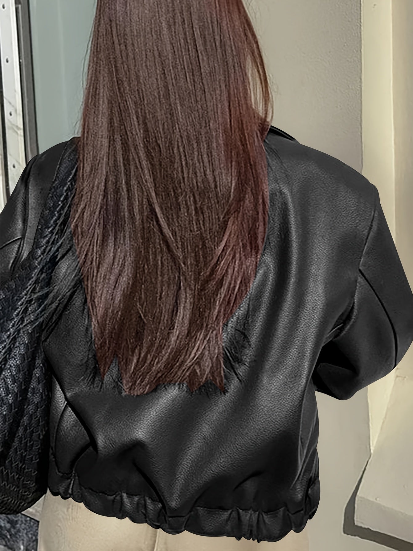 Veste élégante en cuir mate de style motard rétro