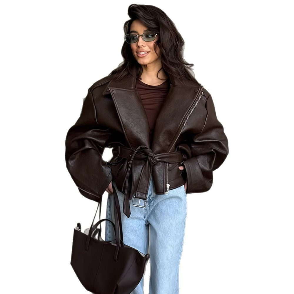 Manteau en cuir court à lacets pour femme élégante