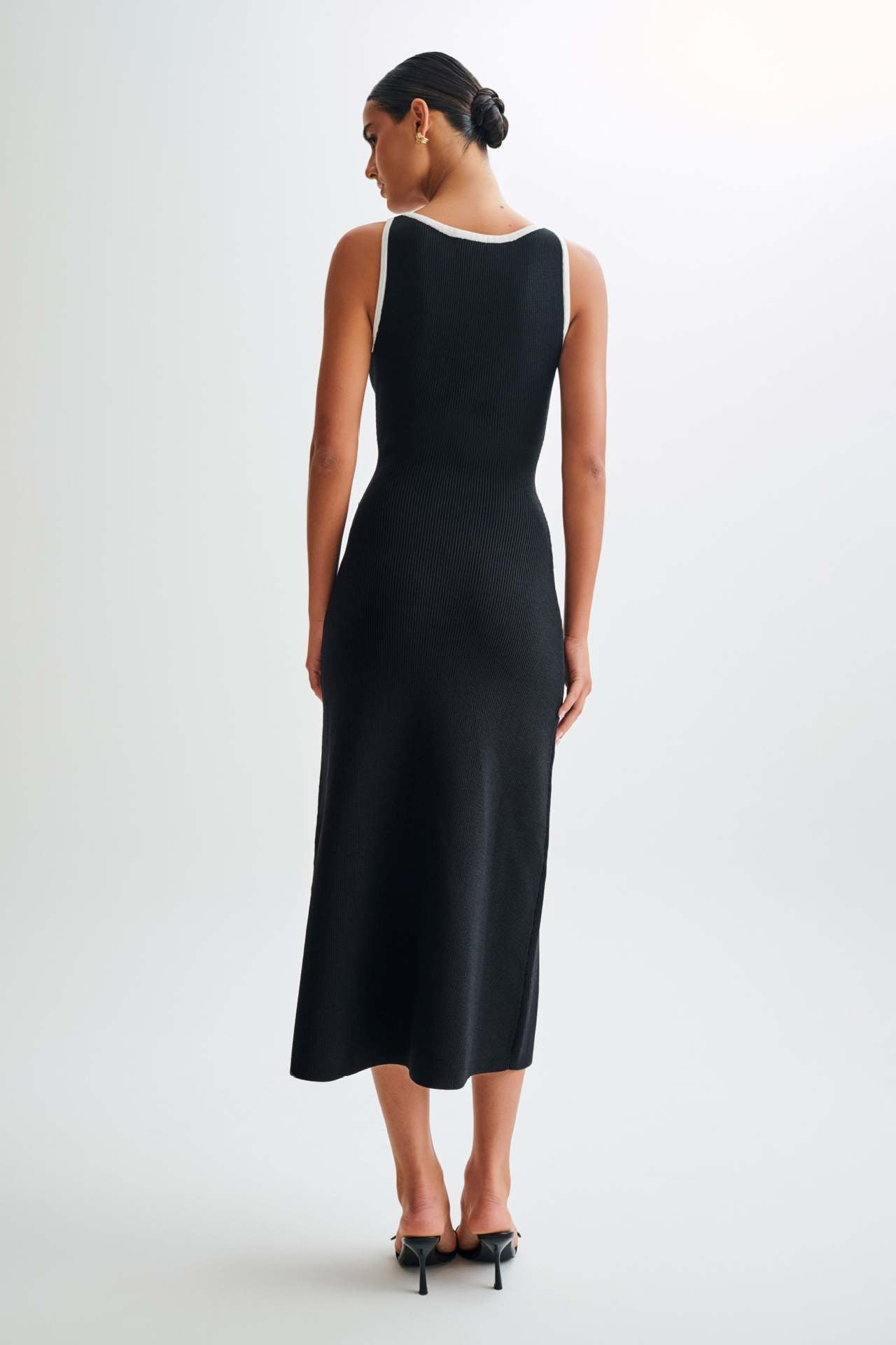 Robe Tricot Longue Élégante Sans Manches