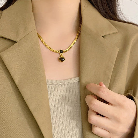 Collier Pendentif Œil de Tigre Élégant