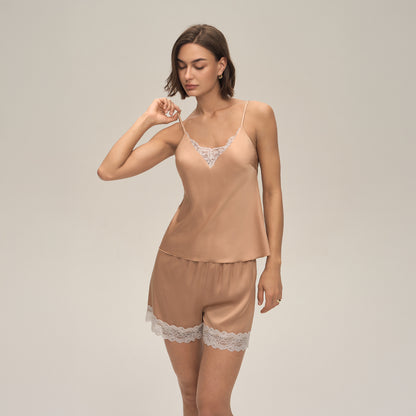 Combinaison Élégante à Panneaux en Dentelle et Short Bretelles